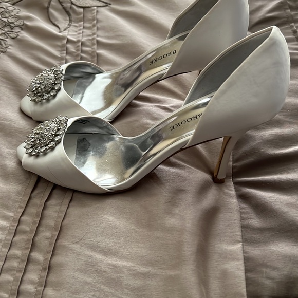 Shoes - Picture 4 of 4